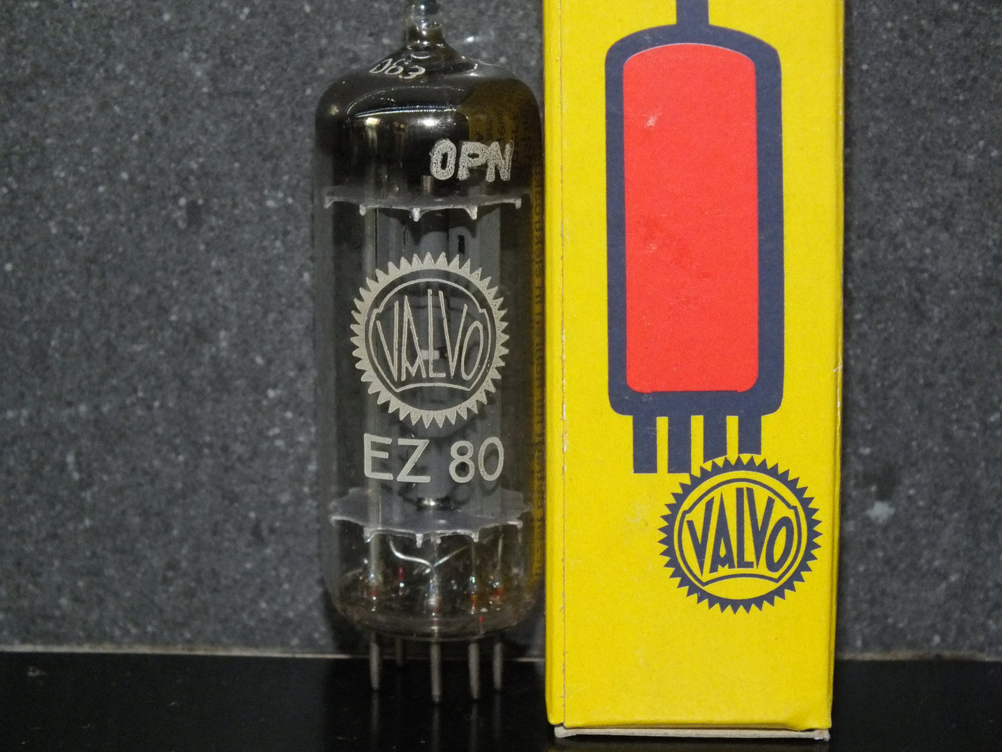 EZ80 Valvo 6V4 D Getter NOS NIB Hamburg plant 50s