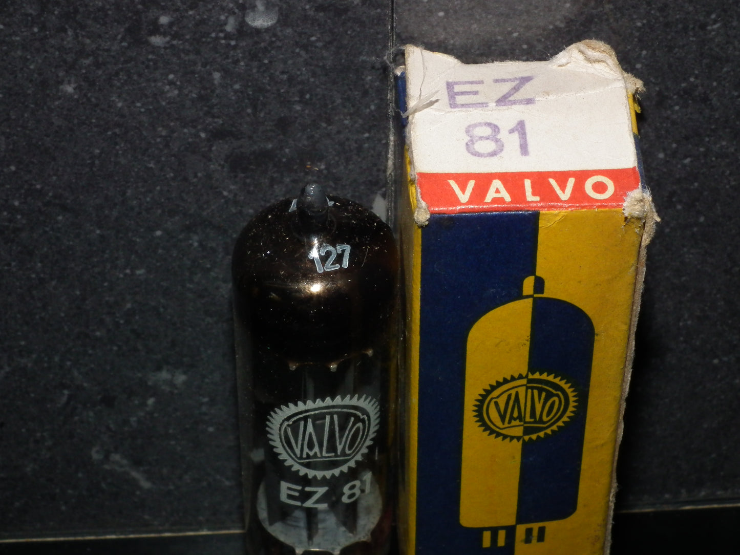 EZ81 Mullard 6CA4 NOS NIB Blackburn Square Getter VALVO Old Box