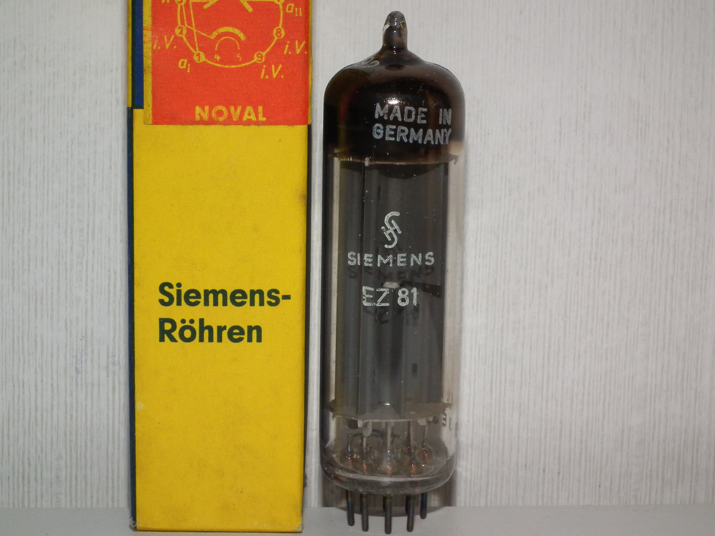 EZ81 Mullard 6CA4 NOS NIB Blackburn Square Getter Branded Siemens