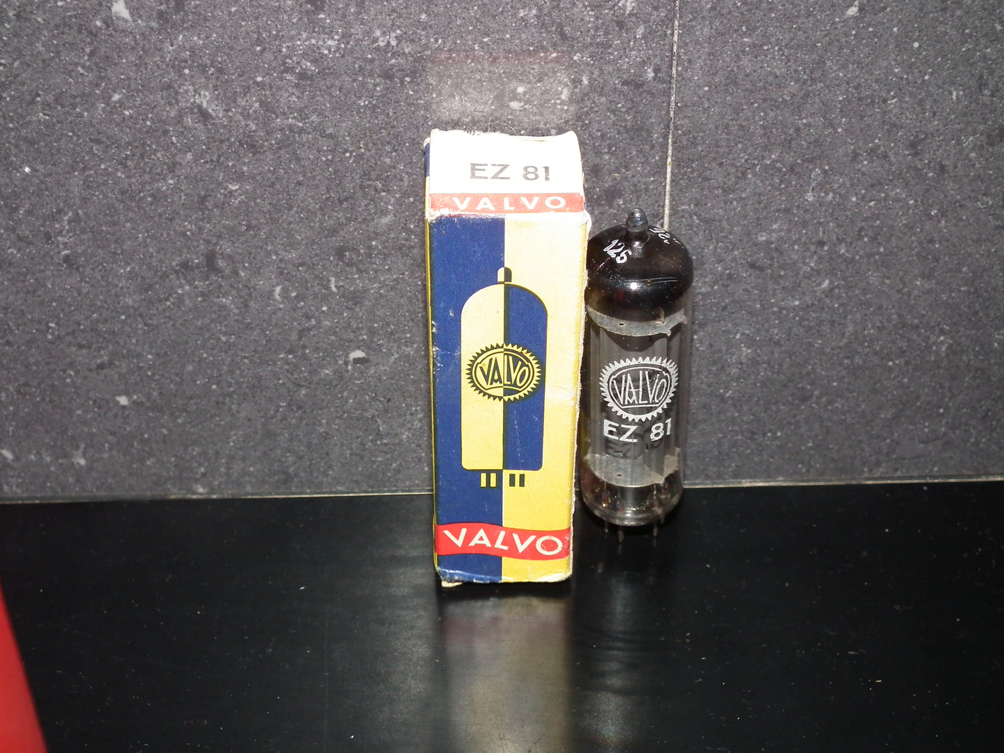 EZ81 Mullard 6CA4 NOS NIB Blackburn D Getter Rebranded Valvo