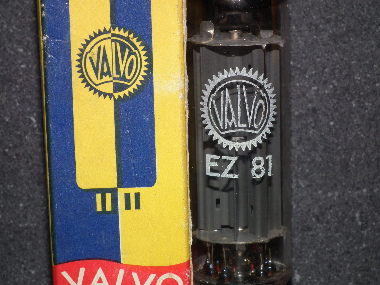 EZ81 Mullard 6CA4 NOS NIB Blackburn D Getter Rebranded Valvo