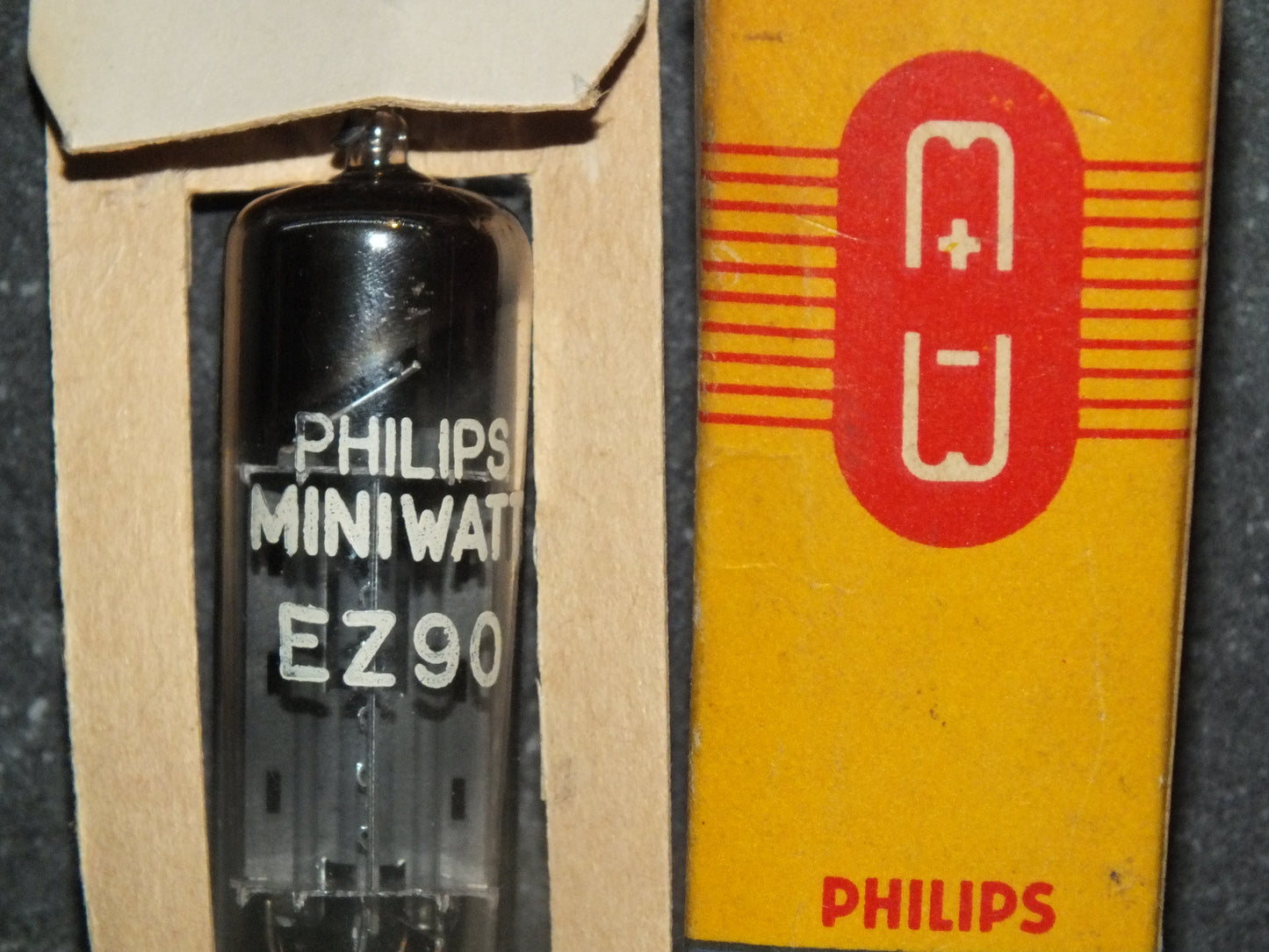 EZ90 Philips Miniwatt 6X4 Rare Inclined Square Getter NOS NIB Tested Mazda