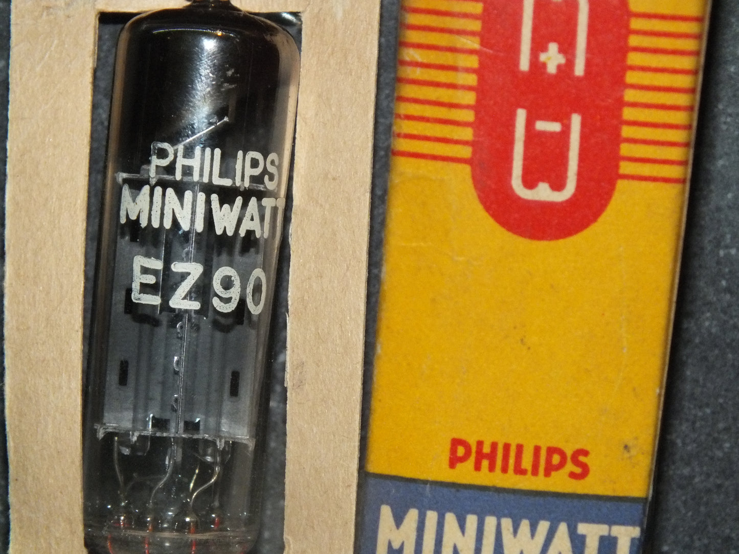 EZ90 Philips Miniwatt 6X4 Rare Inclined Square Getter NOS NIB Tested Mazda