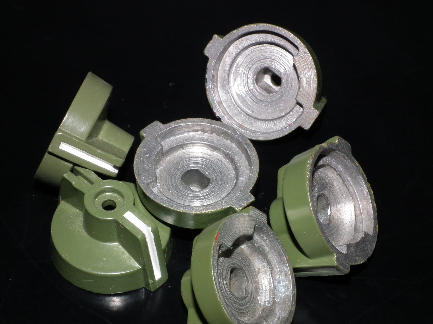 Six (6) NOS MILITARY RADIO KNOBS GRC-9 RT-77 PRC-25 PRC-27 RT-524 R-442 RT-246