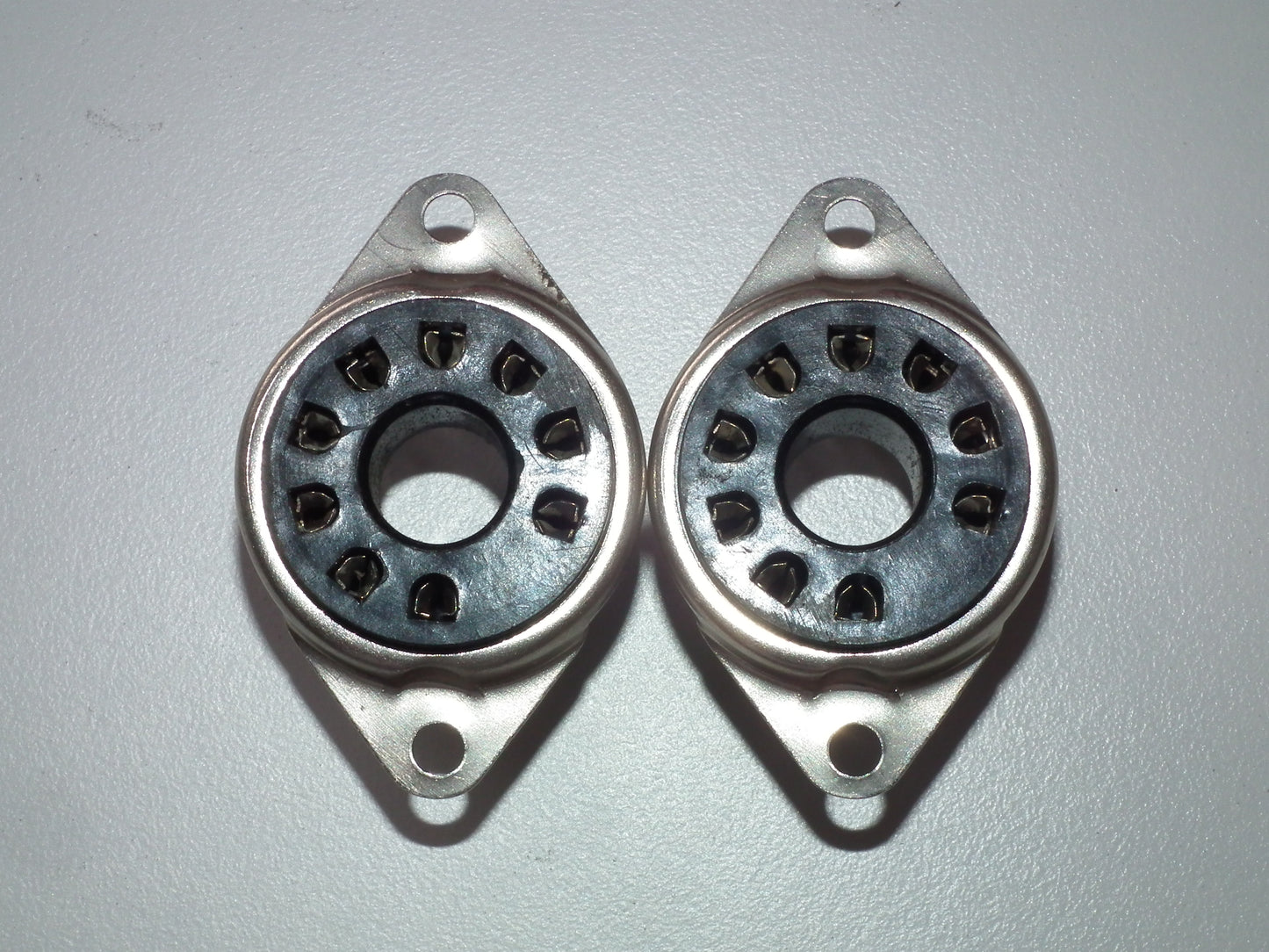 TWO VINTAGE NOS MAGNOVAL Black BAKELITE Sockets Valve Base PL519 40KG6 EL519