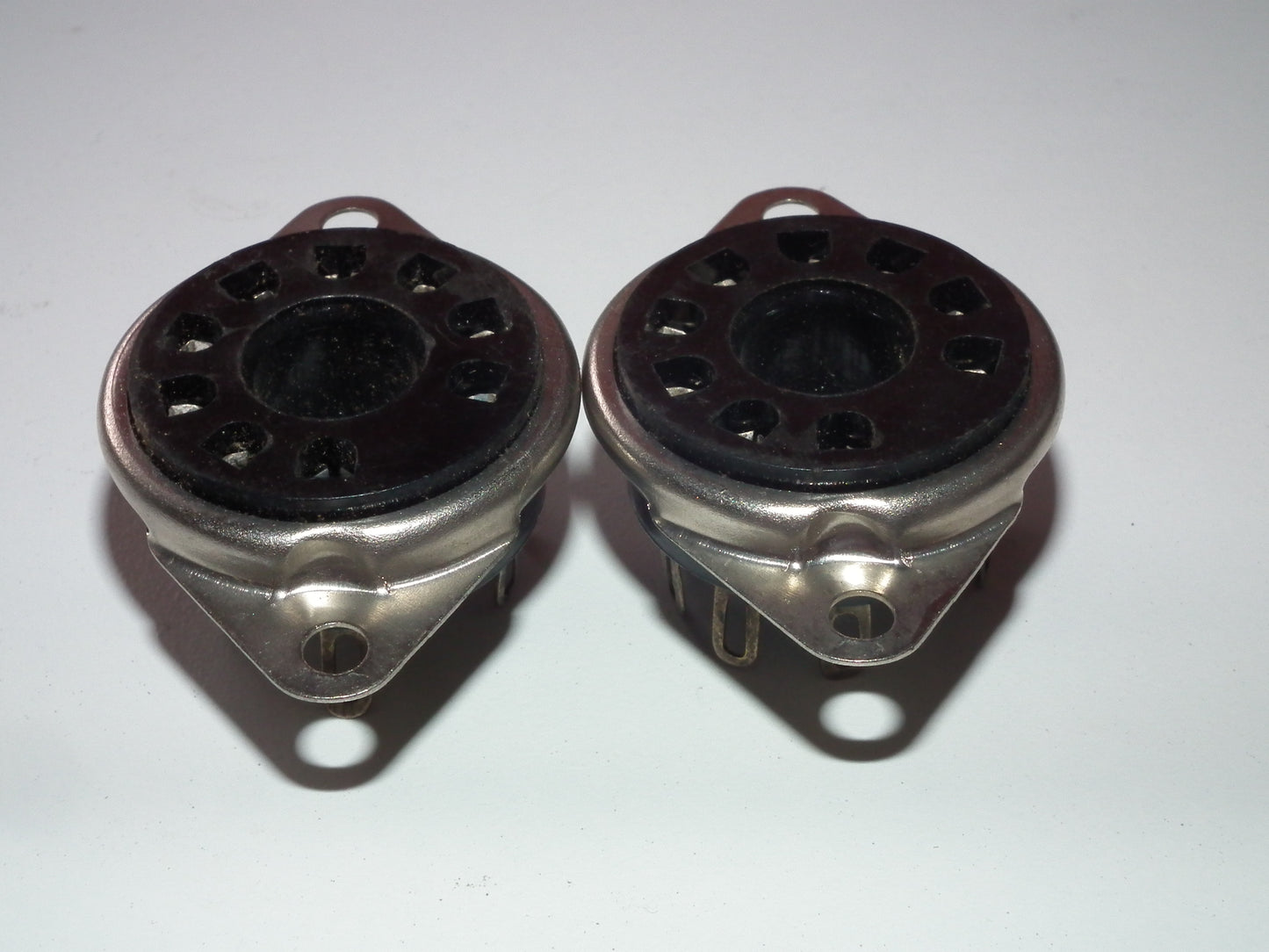 TWO VINTAGE NOS MAGNOVAL Black BAKELITE Sockets Valve Base PL519 40KG6 EL519
