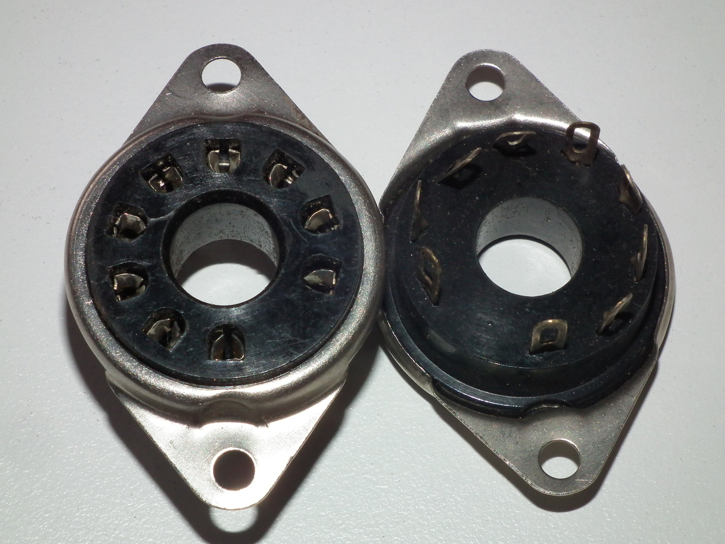 TWO VINTAGE NOS MAGNOVAL Black BAKELITE Sockets Valve Base PL519 40KG6 EL519