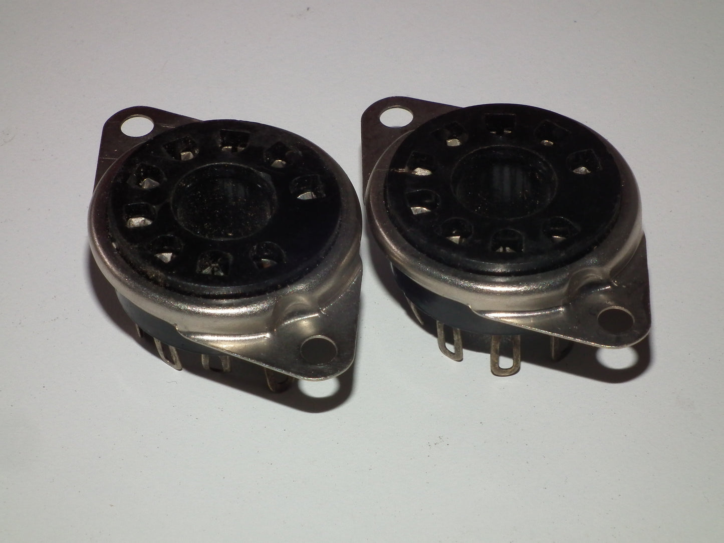 TWO VINTAGE NOS MAGNOVAL Black BAKELITE Sockets Valve Base PL519 40KG6 EL519