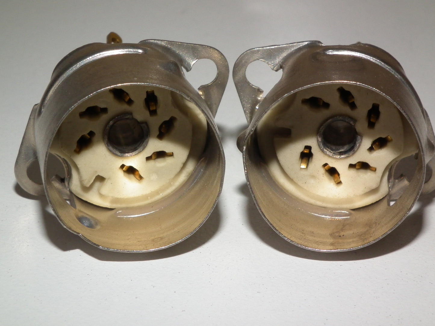 TWO VINTAGE NOS MINIATUR 7 Pin Vacuum Tube CERAMIC Sockets EL95 EF95