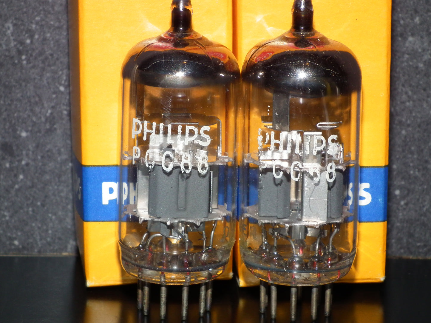 PCC88 Philips 7DJ8 Platinum Matched Pair Dual Stage Getter 60s EI