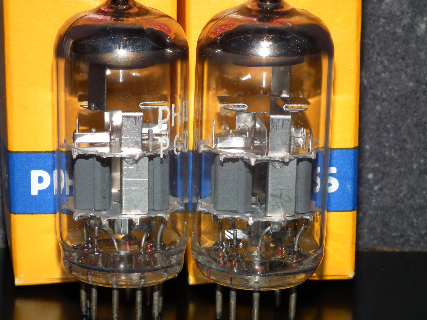 PCC88 Philips 7DJ8 Platinum Matched Pair Dual Stage Getter 60s EI