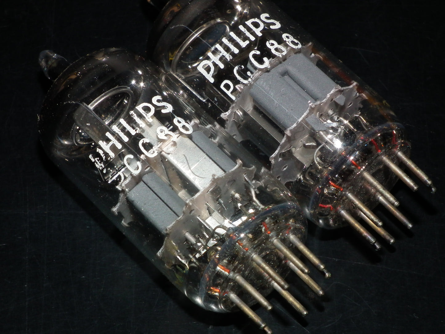 PCC88 Philips 7DJ8 Platinum Matched Pair Dual Stage Getter 60s EI