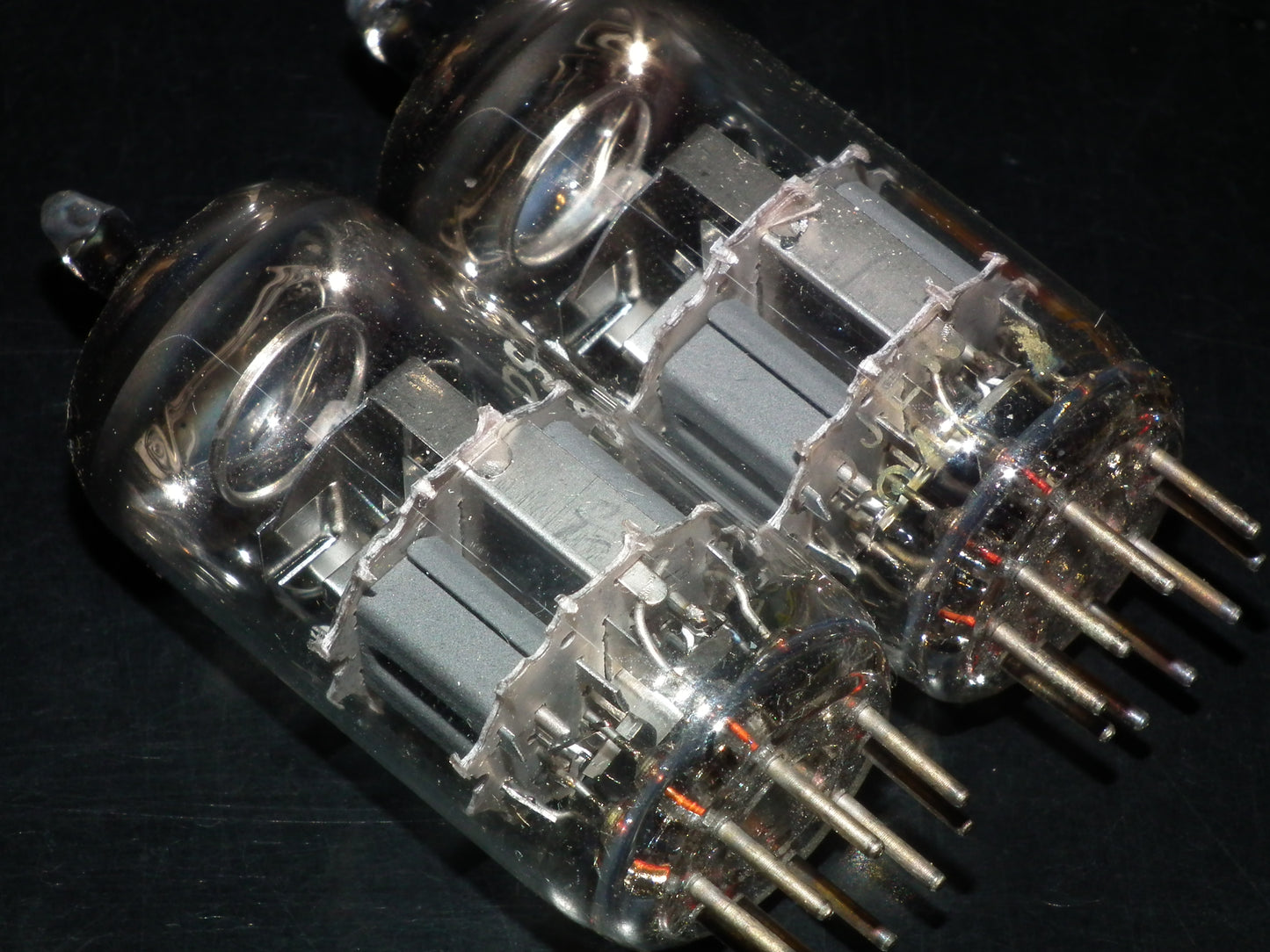 PCC88 Philips 7DJ8 Platinum Matched Pair Dual Stage Getter 60s EI