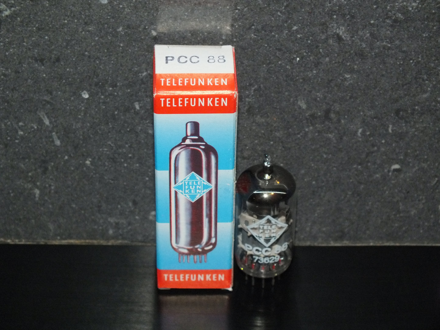 PCC88 Telefunken 7DJ8 NOS NIB  ECC88 6DJ8 E88CC sub Balanced Triodes