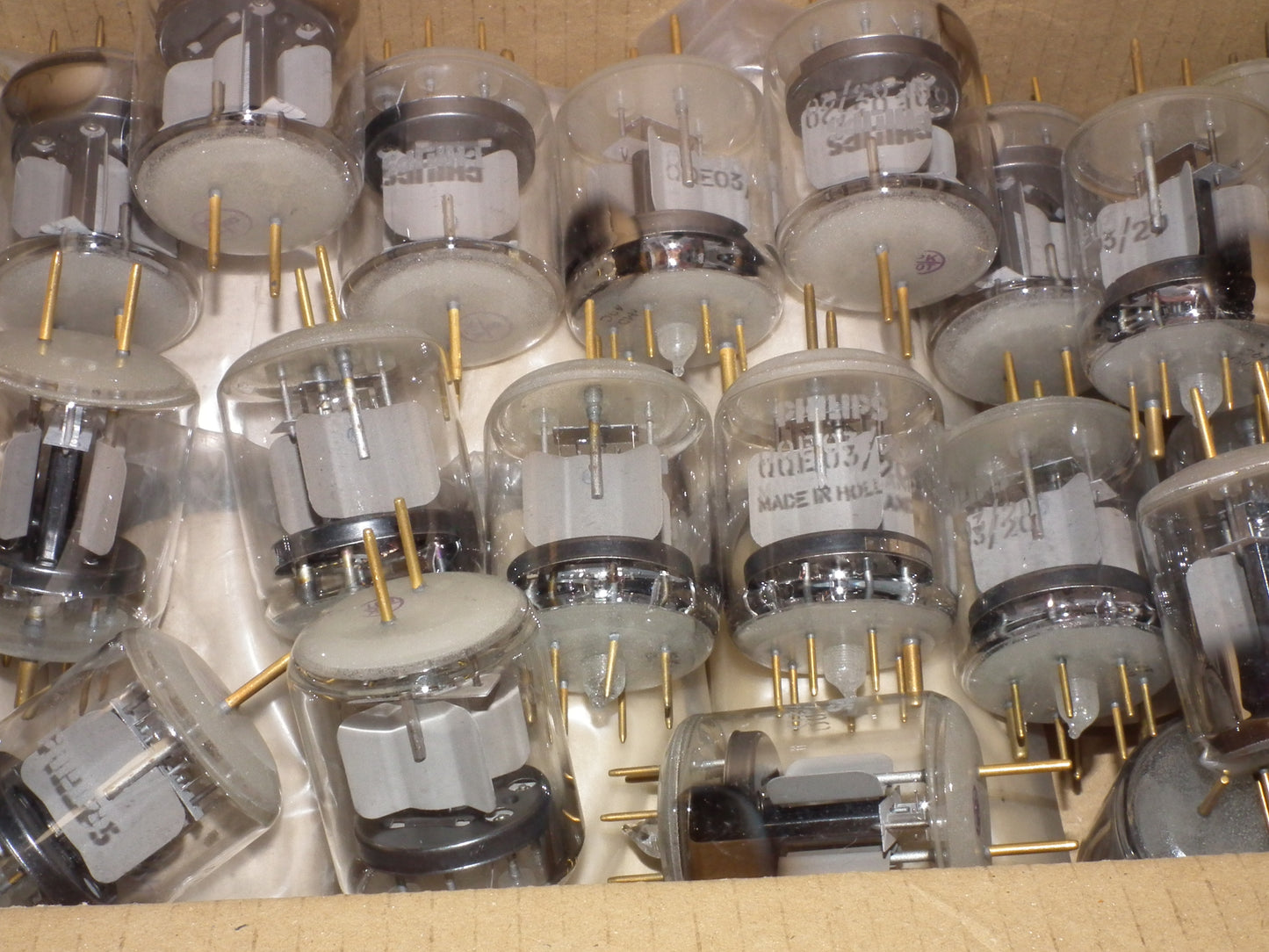 QQE03/20 Philips RS1019 NOS Bulk