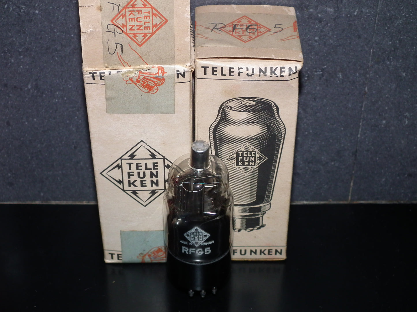 Telefunken RFG5 tube NOS NIB BW Boxes