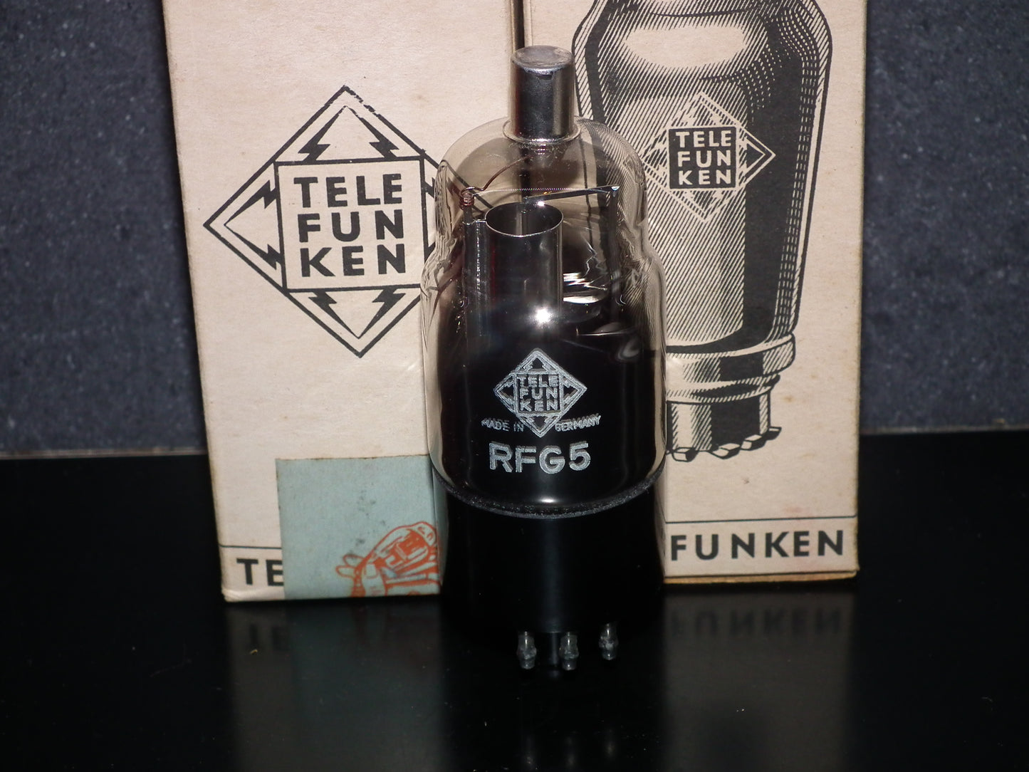 Telefunken RFG5 tube NOS NIB BW Boxes
