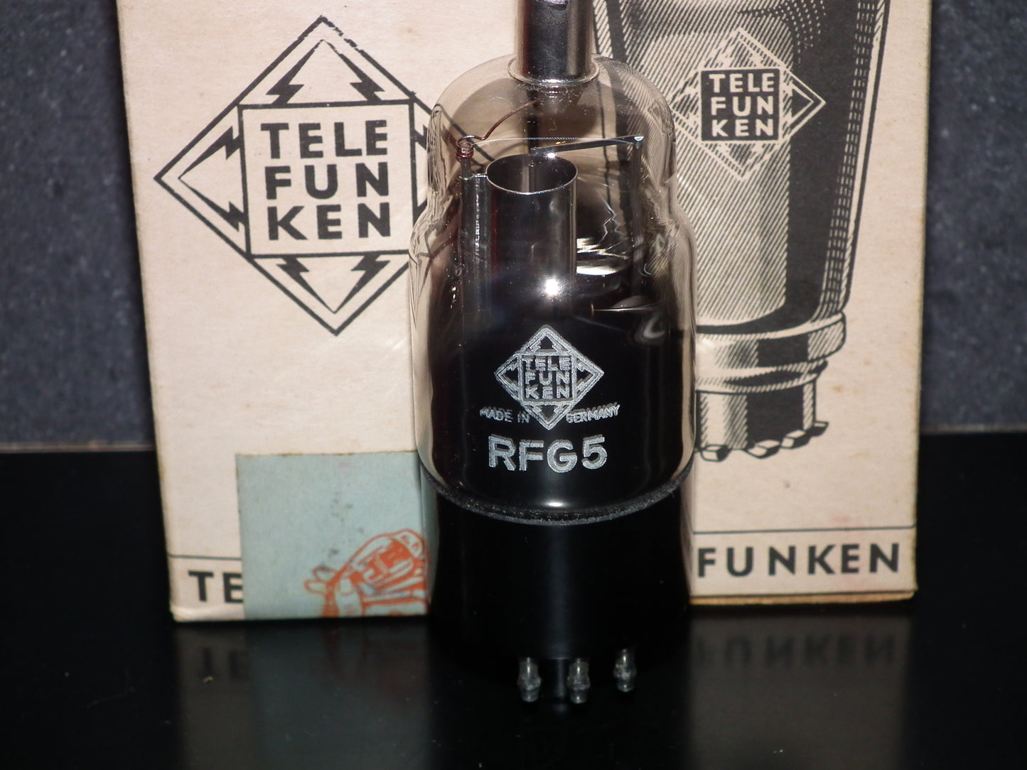 Telefunken RFG5 tube NOS NIB BW Boxes