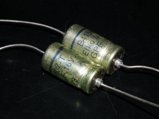 Two NOS vintage Siemens GPF Elko capacitors 100uF 16V Klangfilm audio 70s
