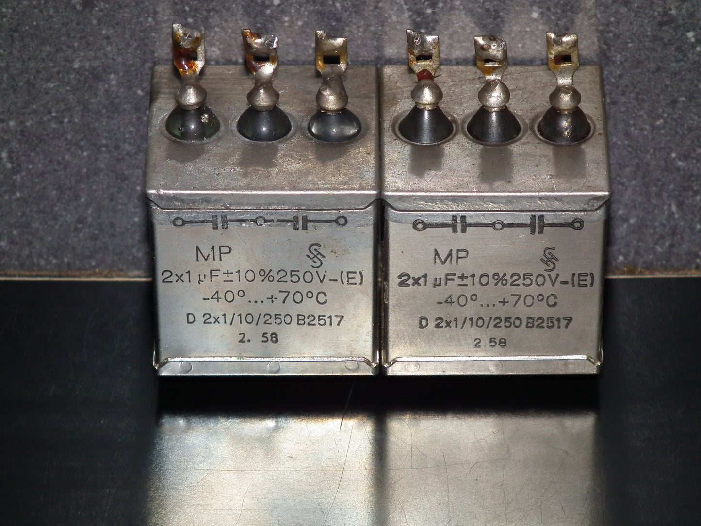 Siemens Klangfilm PIO capacitors 2x1uF/250V glass end seal two pcs (2)