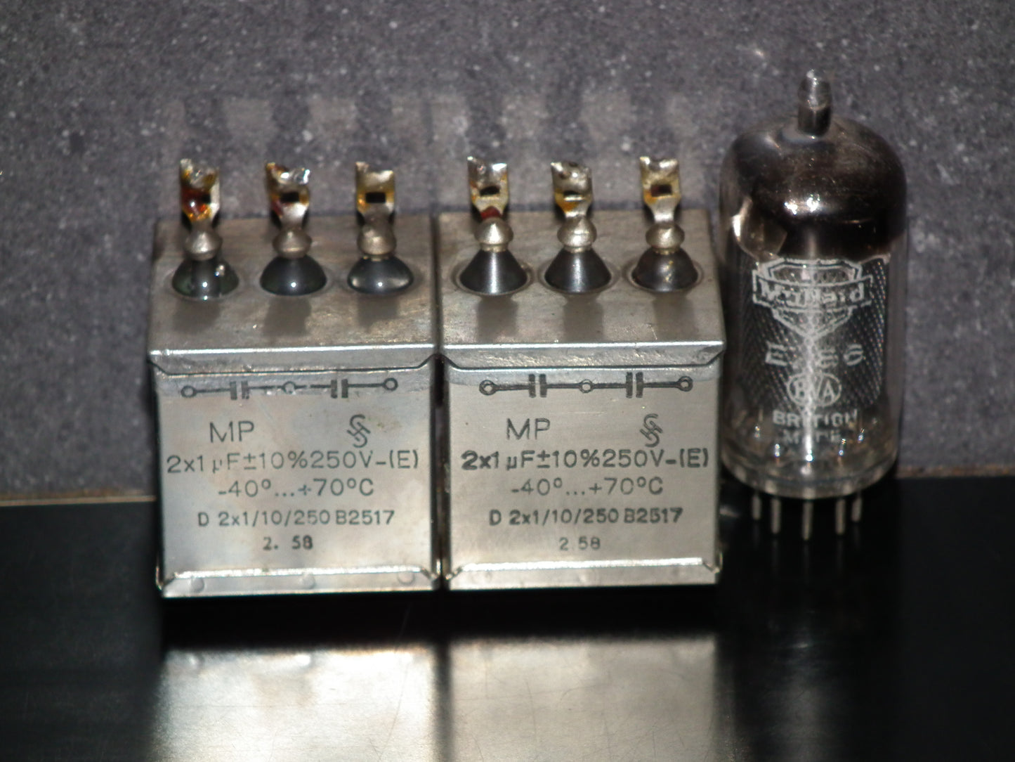 Siemens Klangfilm PIO capacitors 2x1uF/250V glass end seal two pcs (2)