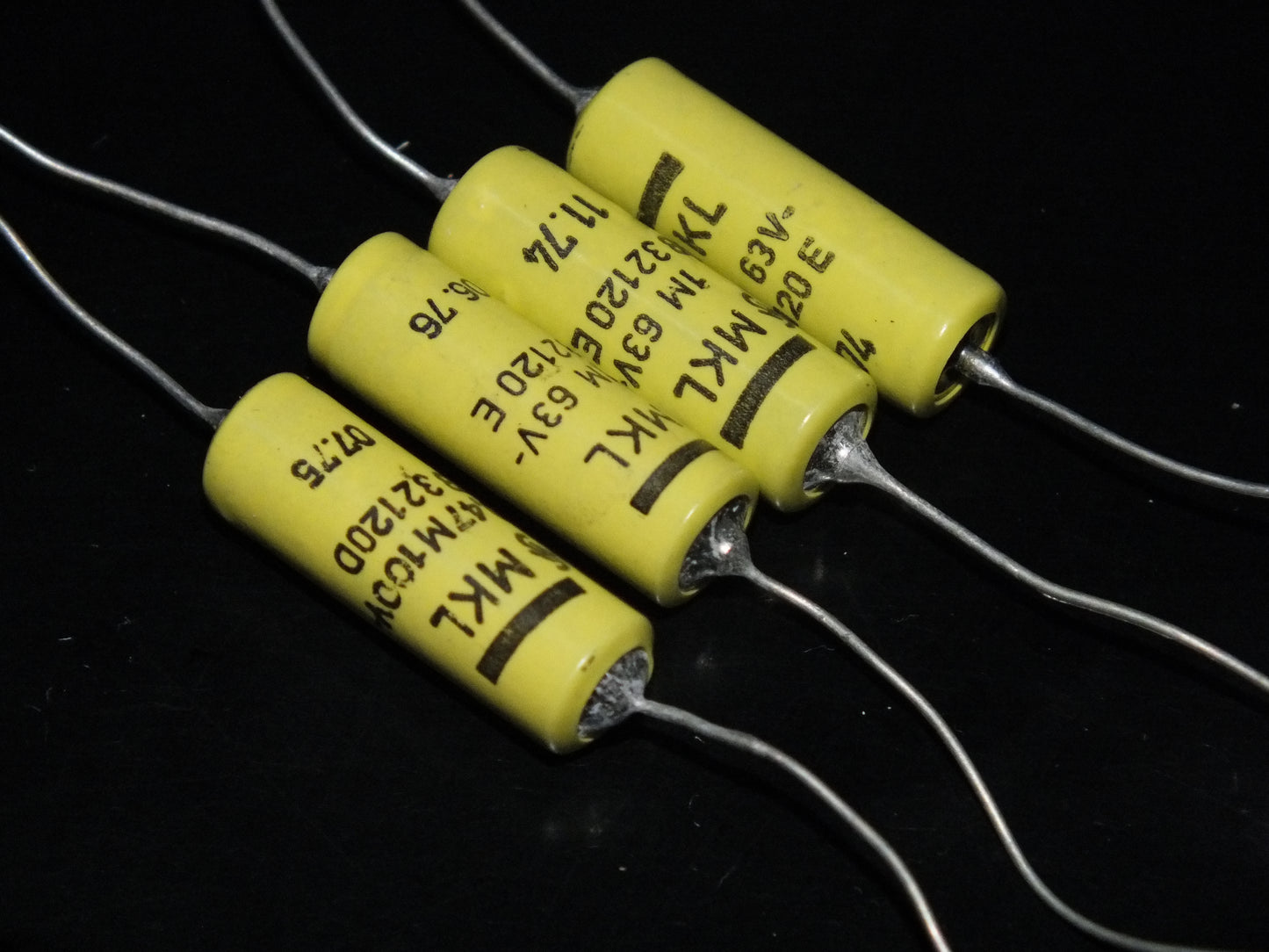Two 2 Pcs NOS vintage Siemens MKL Capacitors 1mfd 63V Klangfilm West Germany 1u