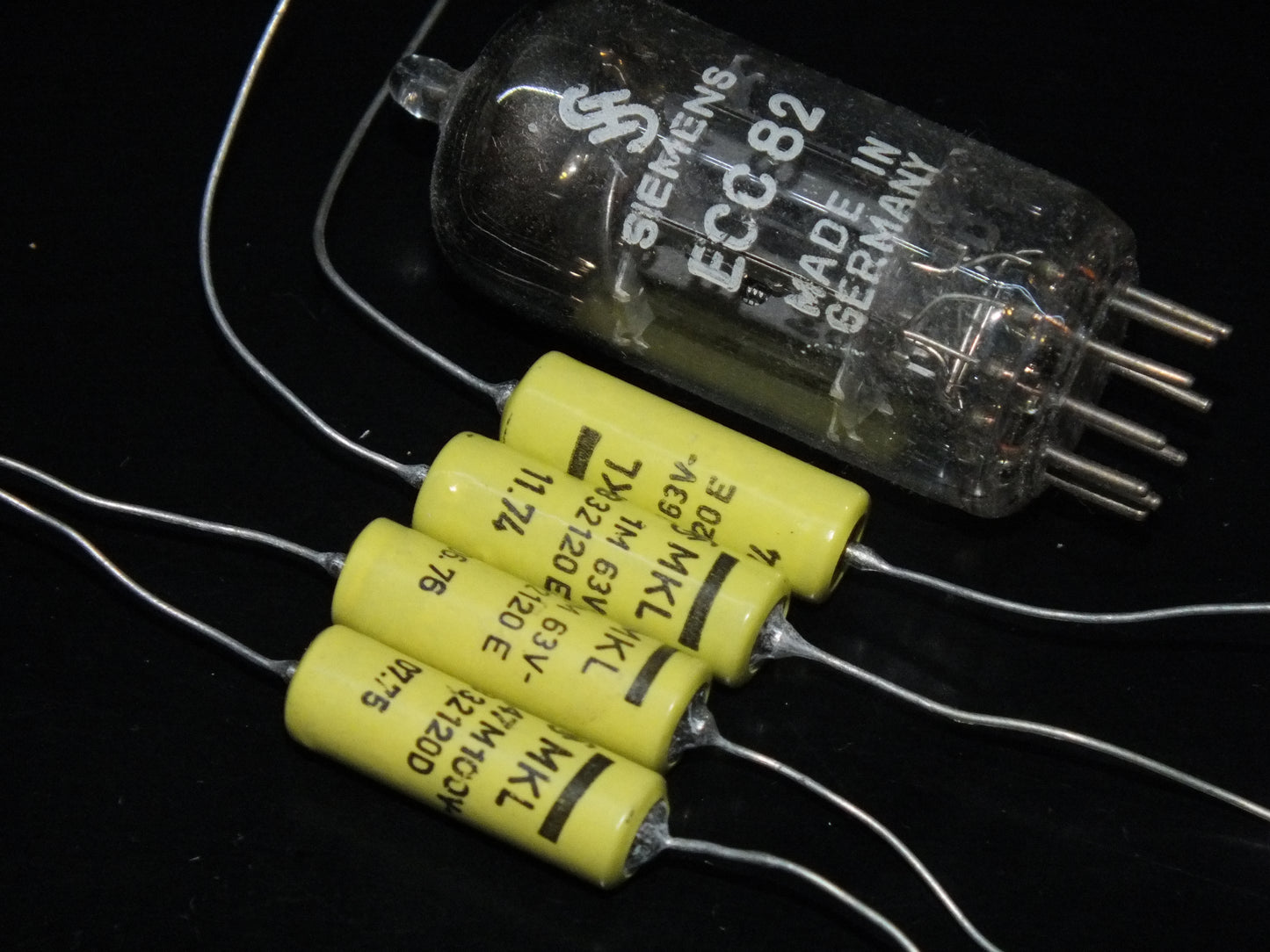 Two 2 Pcs NOS vintage Siemens MKL Capacitors 1mfd 63V Klangfilm West Germany 1u