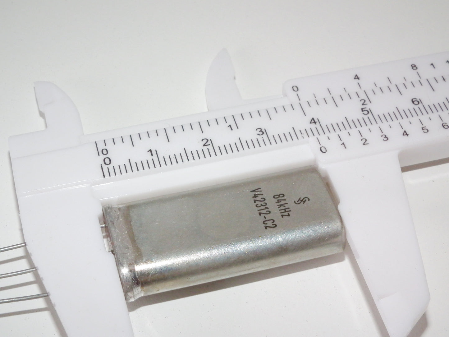 Siemens Crystal Filter 84KHz New Old Stock V42312-C2