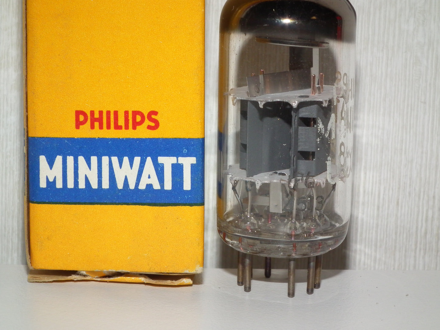 One tube (1pcs) UCC85 Philips NOS NIB Old type early 60s