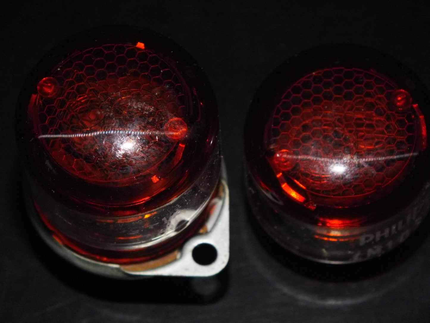 ZM1020 Philips Red Nixie Tube (2 PCs) + Socket