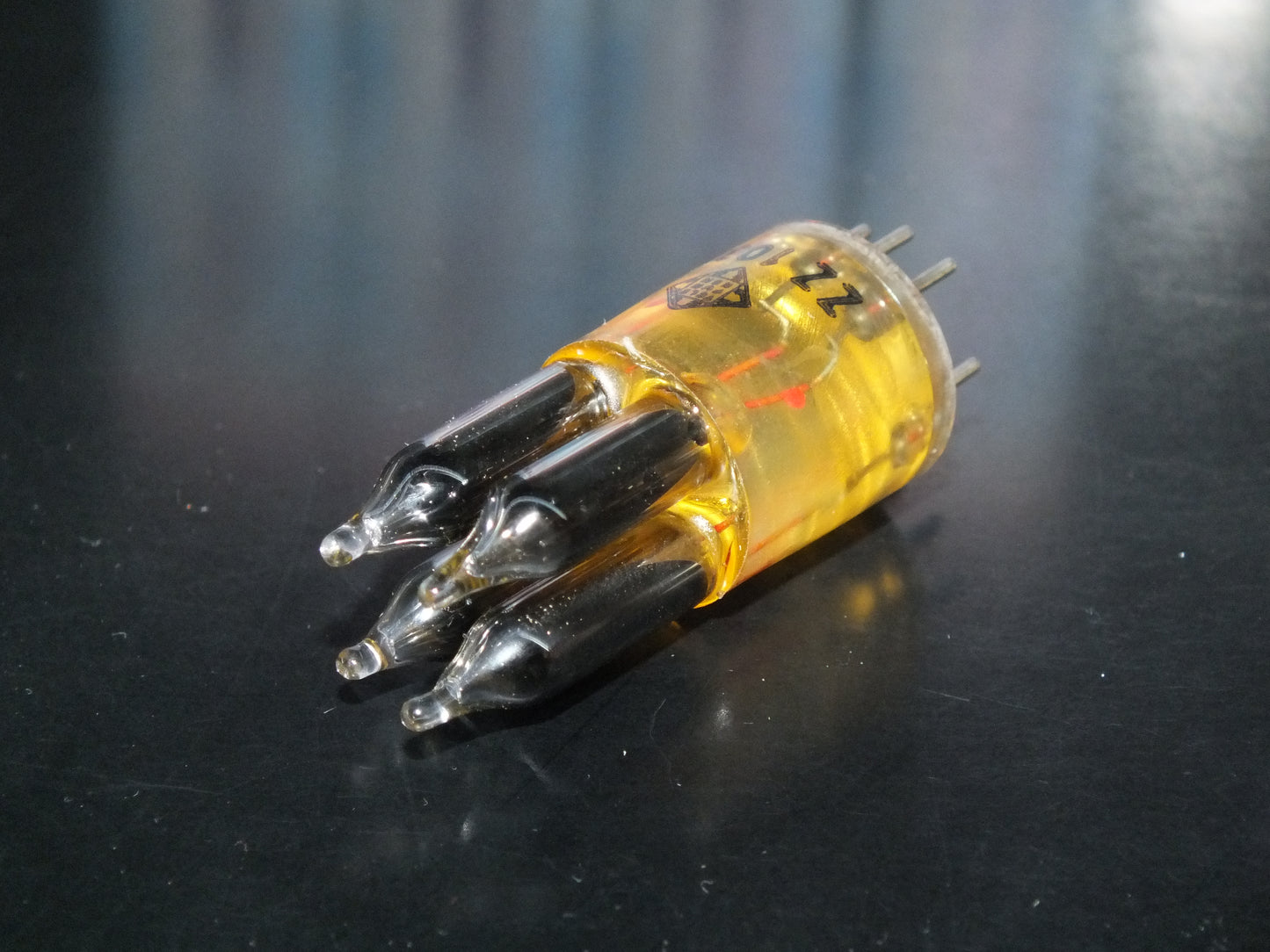 ZZ1031 Telefunken NOS NIB stablilisator tube Diamond Bottom