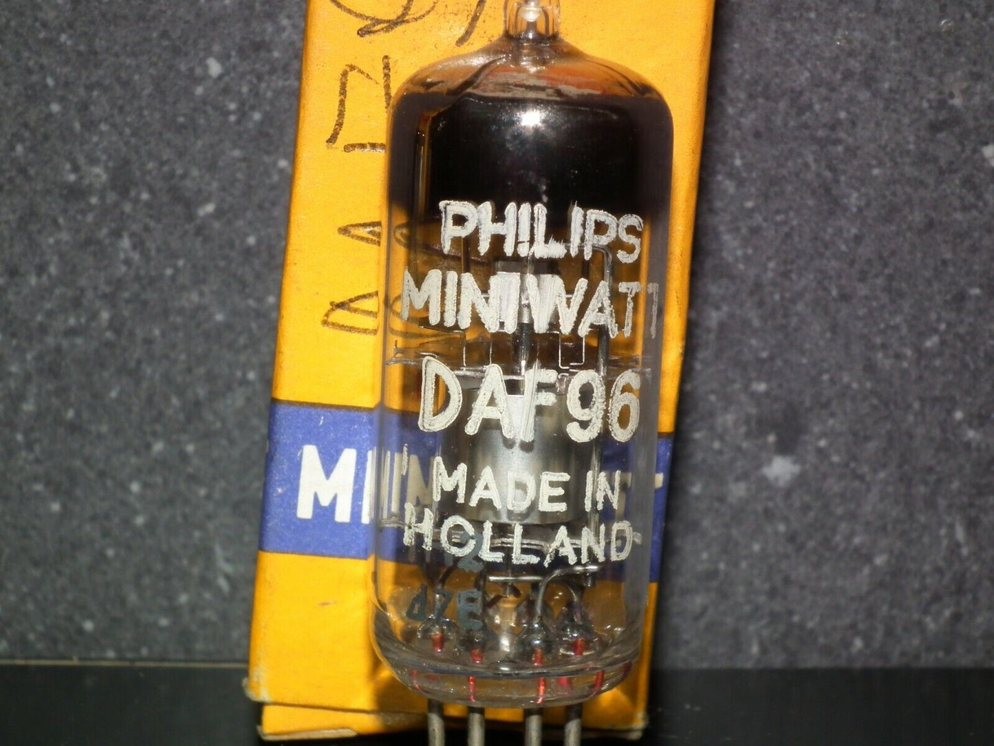 DAF96 Philips 1AH5 Radio Receiver Tube NOS NIB Old tube radio made Valvo Hamburg