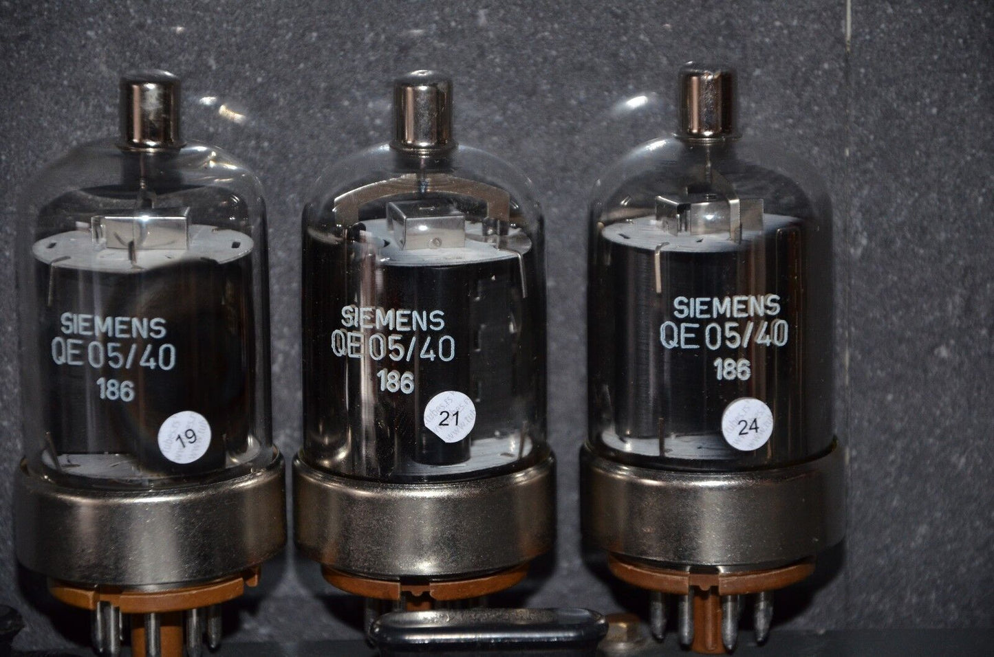 One (1 pcs) Siemens NOS QE05/40 = 6146B tube In Original Boxes HF Radio