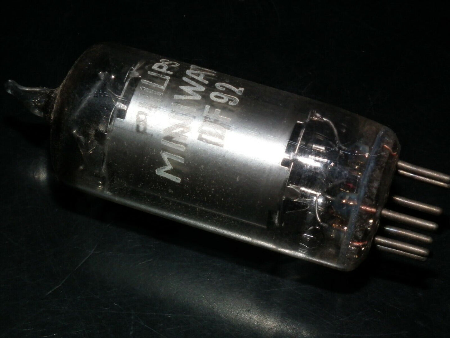 DF92 Philips 1L4 Radio Receiver Tube NOS NIB Old type square getter tube radio