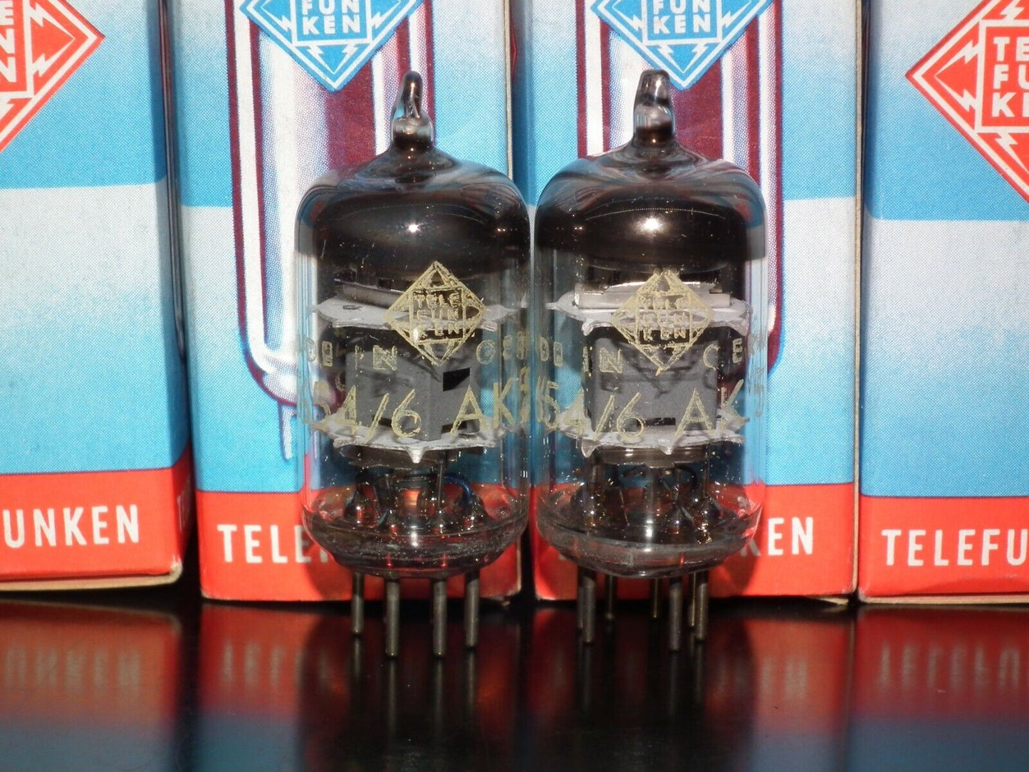 Genuine Telefunken Platinum Matched Pair 5654 EF95 NOS diamond bottom Little Dot