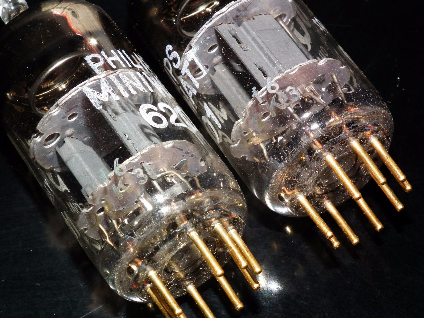 Philips 6201 ECC81 12AT7 E81CC NOS matched pair Made by Valvo 1962 Gold Pins