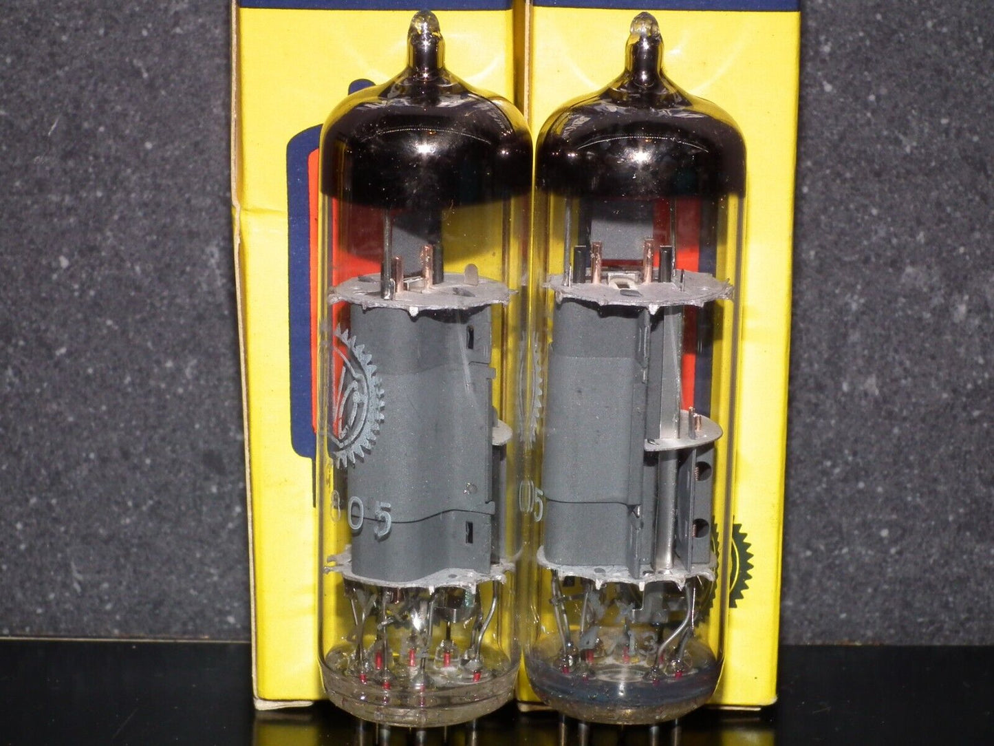 Platinum Matched Pair (2 tubes) PCL805 Valvo Philips Triode Pentode NOS NIB