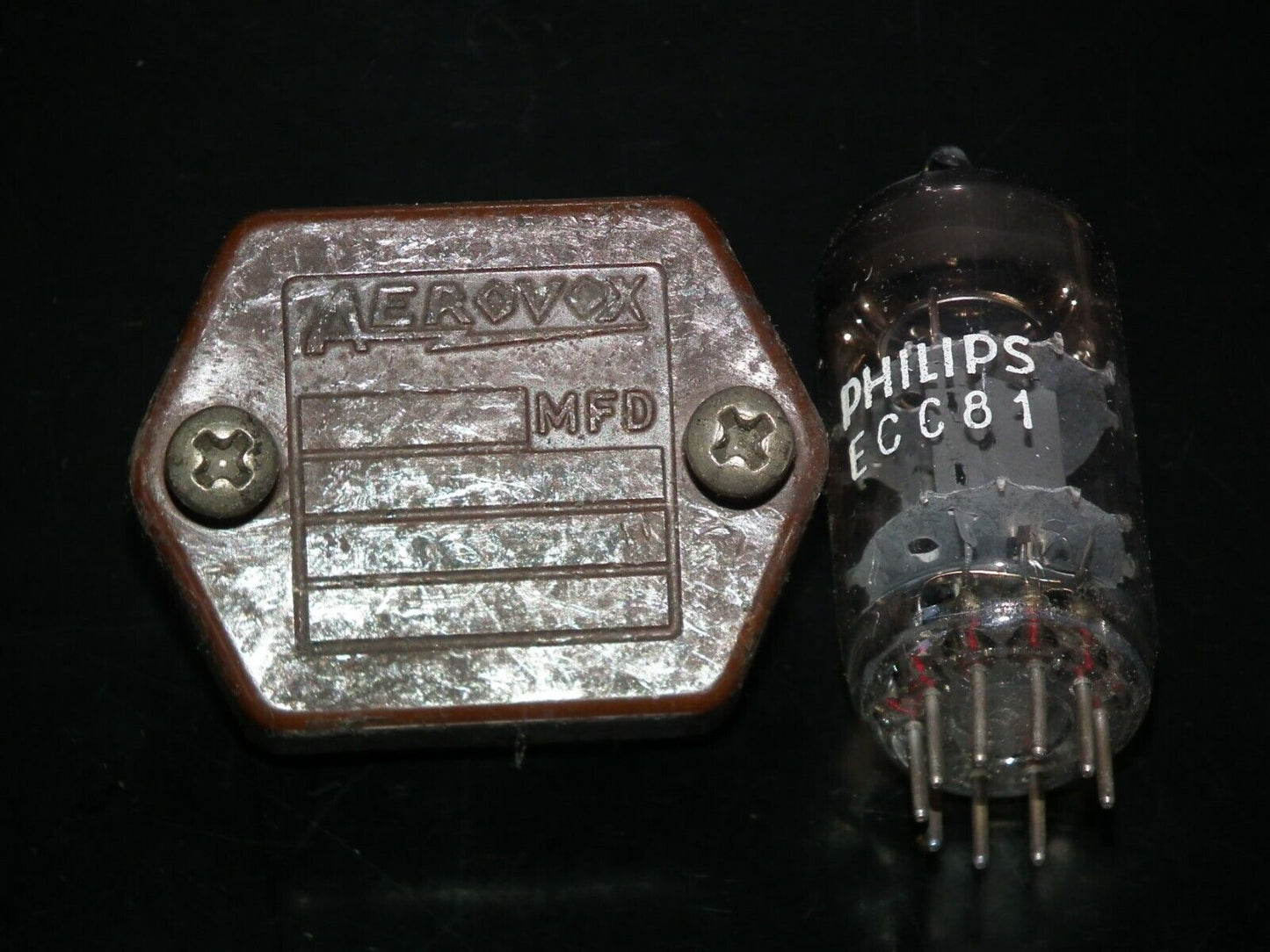 Aerovox vintage MICA Capacitor 300pF 1200V / 2400V Ham radio Tube audio Used