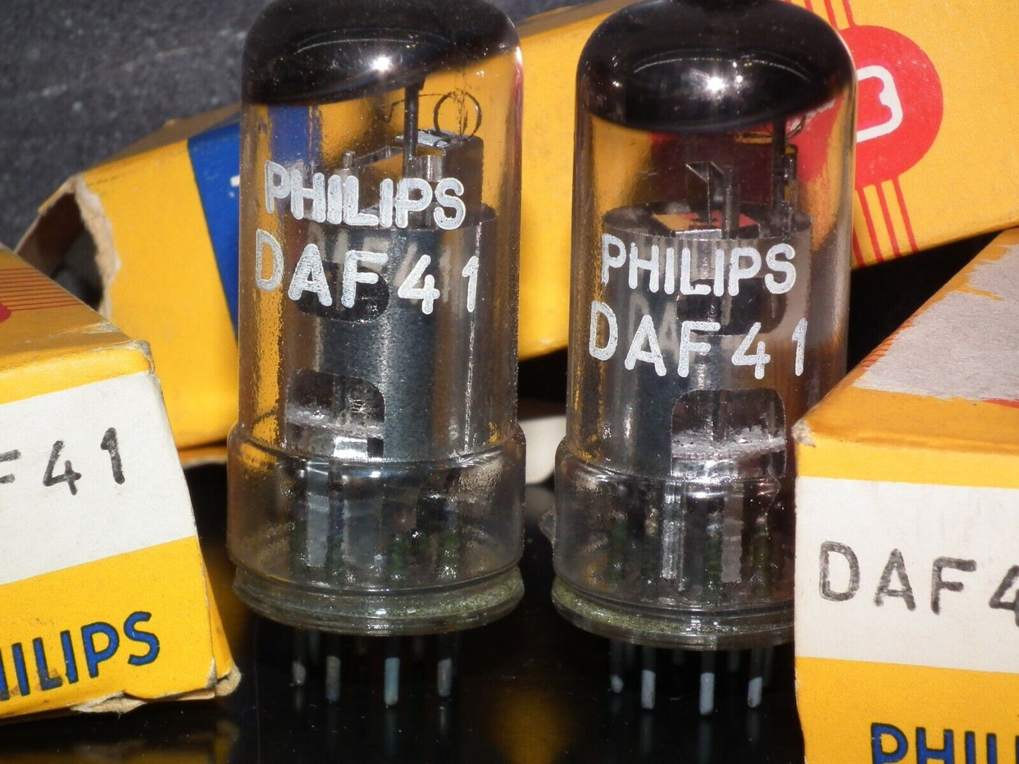 DAF41 Philips Radio Receiver Tube NOS NIB Old tube radio made by Valvo Hamburg