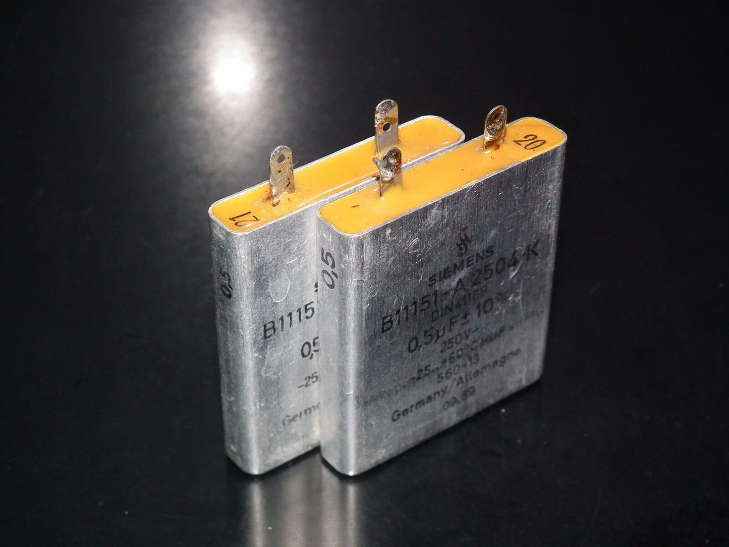 Two vintage Siemens PIO capacitors 0.5uF 250V Klangfilm Made in Germany in 60s