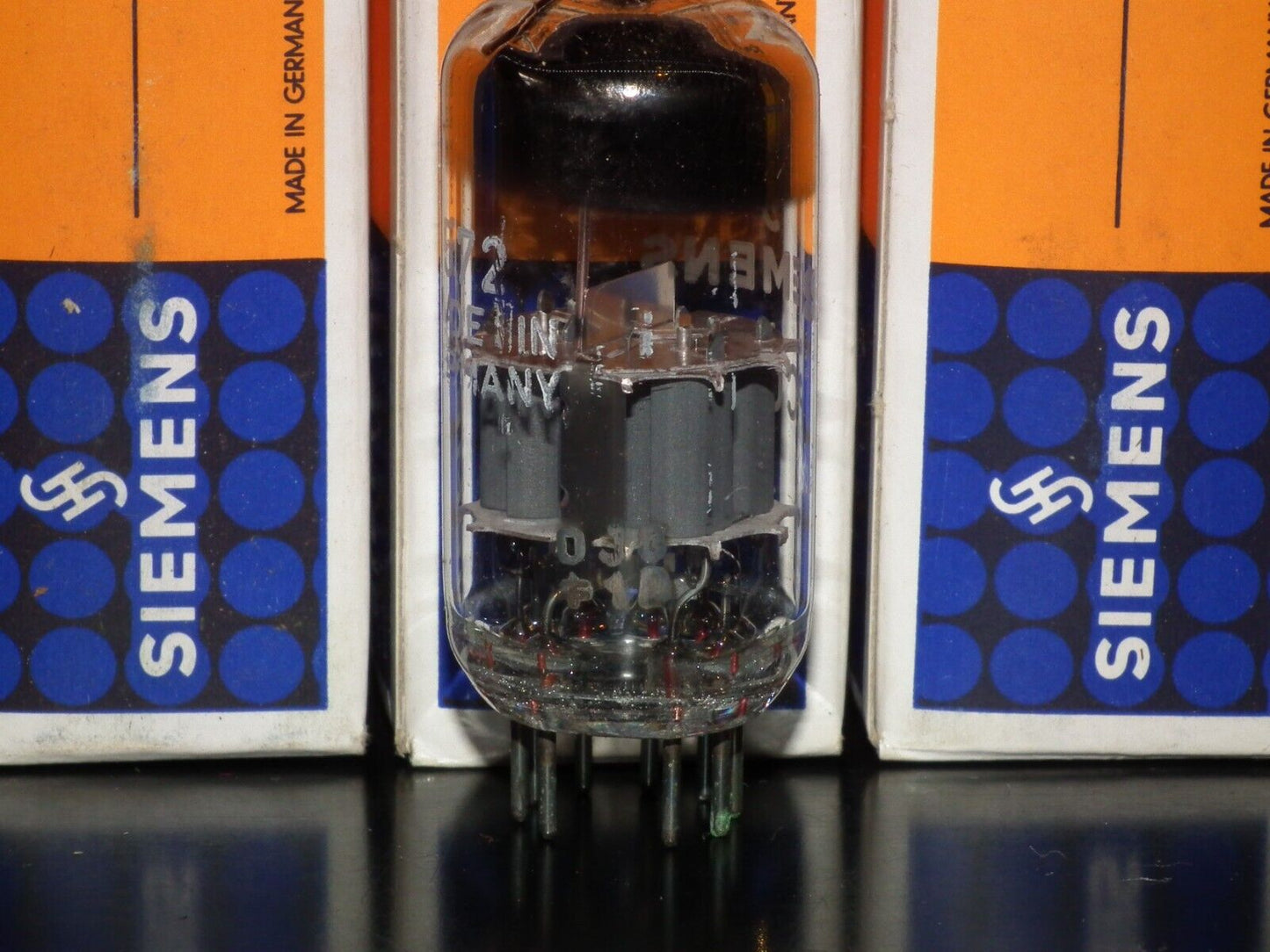 Single (1 pcs) PCC88 Siemens & Halske 7DJ8 Munich Plant West Germany