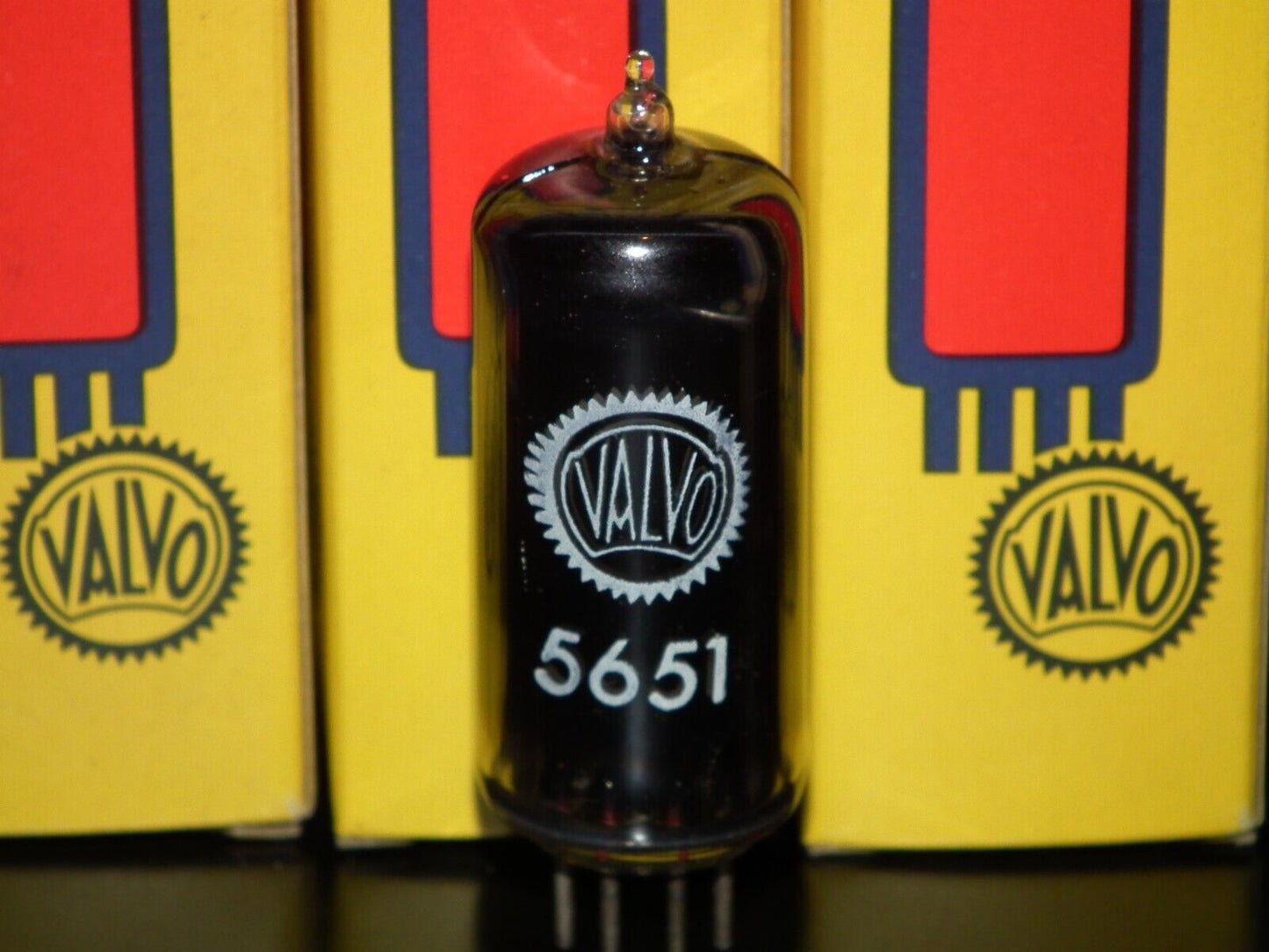 5651 Valvo (STV85/10) NOS in original box