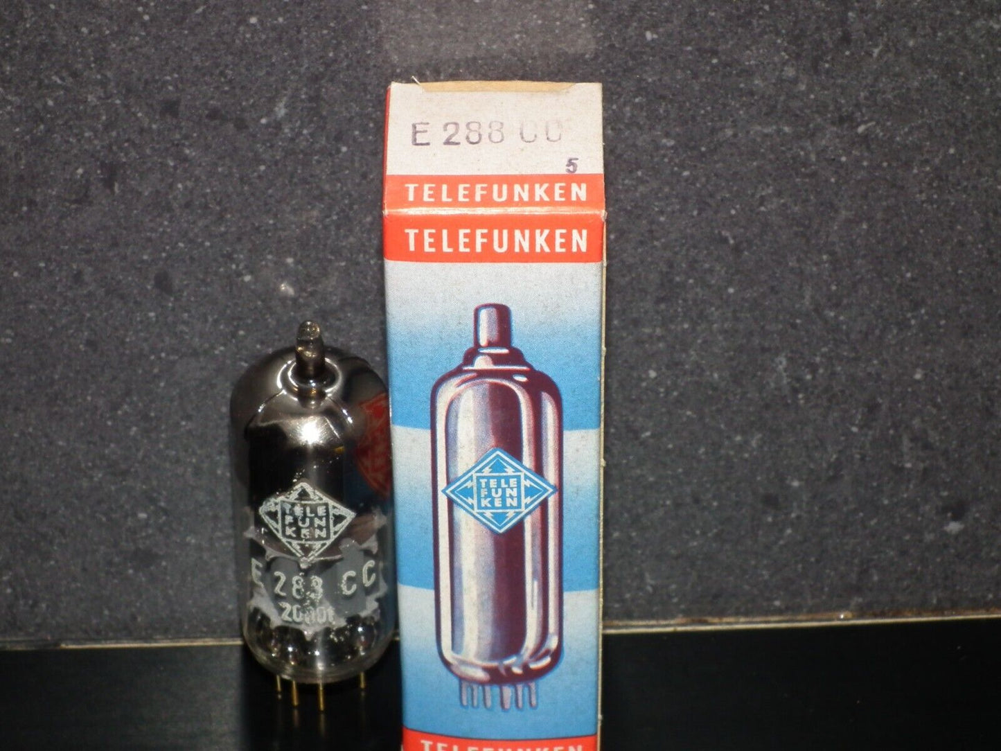 E288CC Telefunken Siemens 8223 NOS NIB Tested Balanced Munich Tube Plant