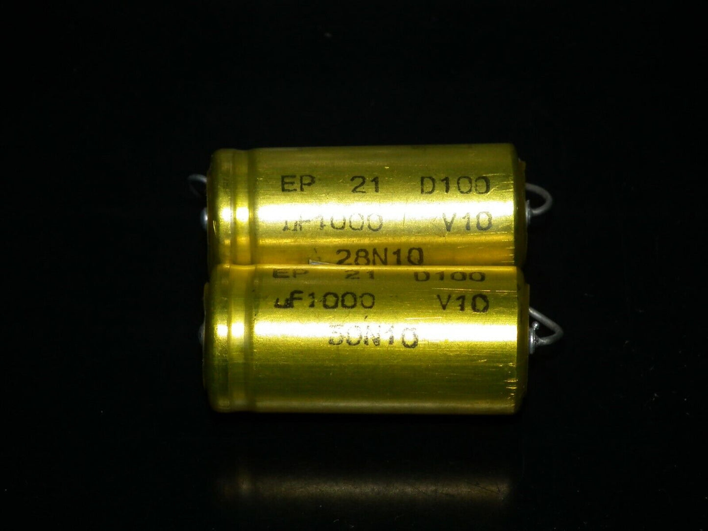 Two vintage ICAR Italy electrolytic capacitors 1000uF / 10V 60s 1000mfd