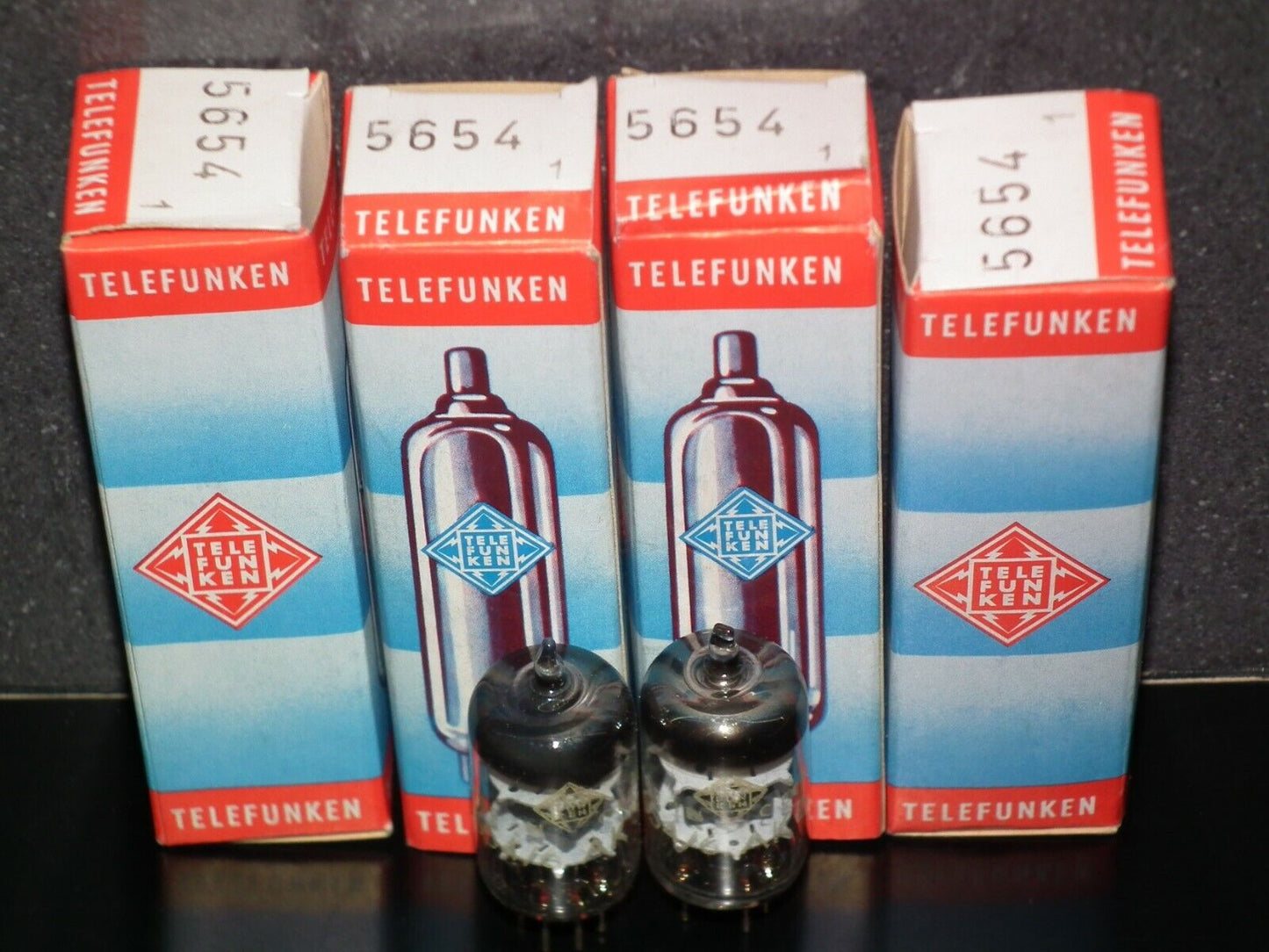Genuine Telefunken Platinum Matched Pair 5654 EF95 NOS diamond bottom Little Dot