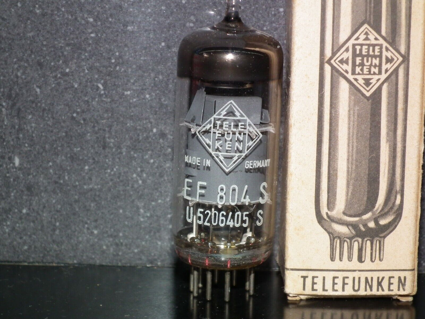 EF804S Telefunken NOS NIB Low Noise Diamond Bottom Old Type B&W Box