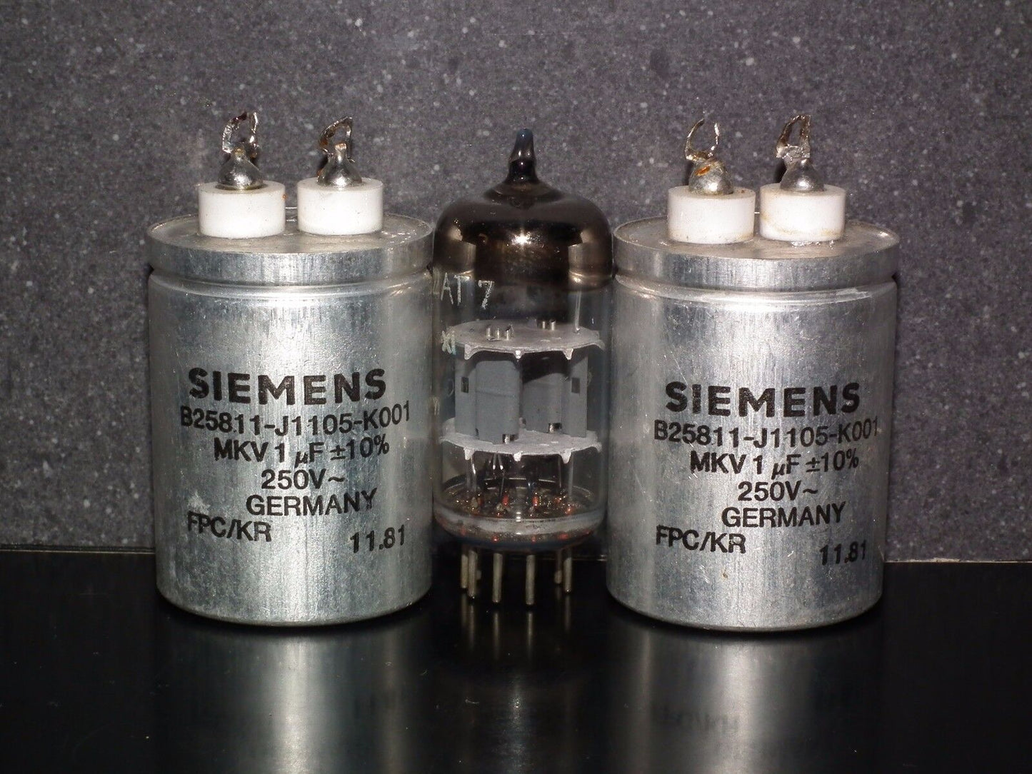 Two vintage MKV Capacitors 1mfd / 400V DC Siemens Klangfilm Hi End 1u 250V AC