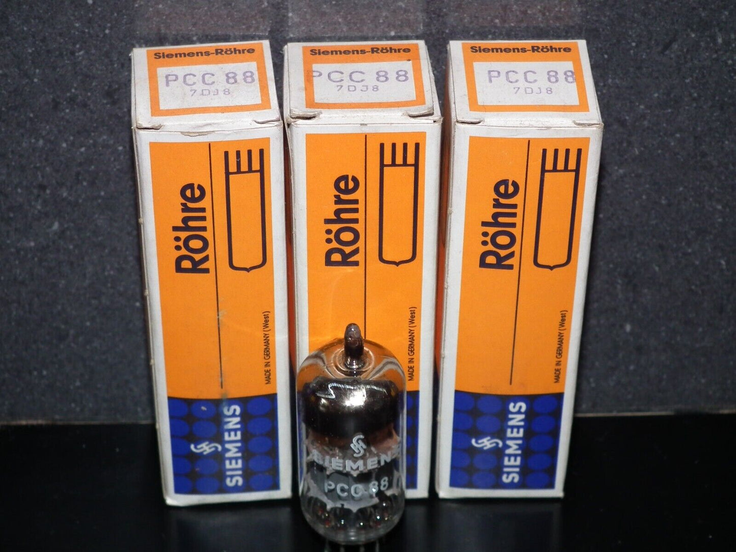 Single (1 pcs) PCC88 Siemens & Halske 7DJ8 Munich Plant West Germany