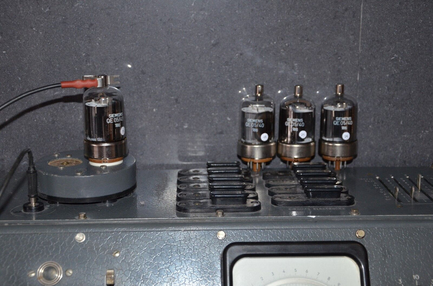 One (1 pcs) Siemens NOS QE05/40 = 6146B tube In Original Boxes HF Radio