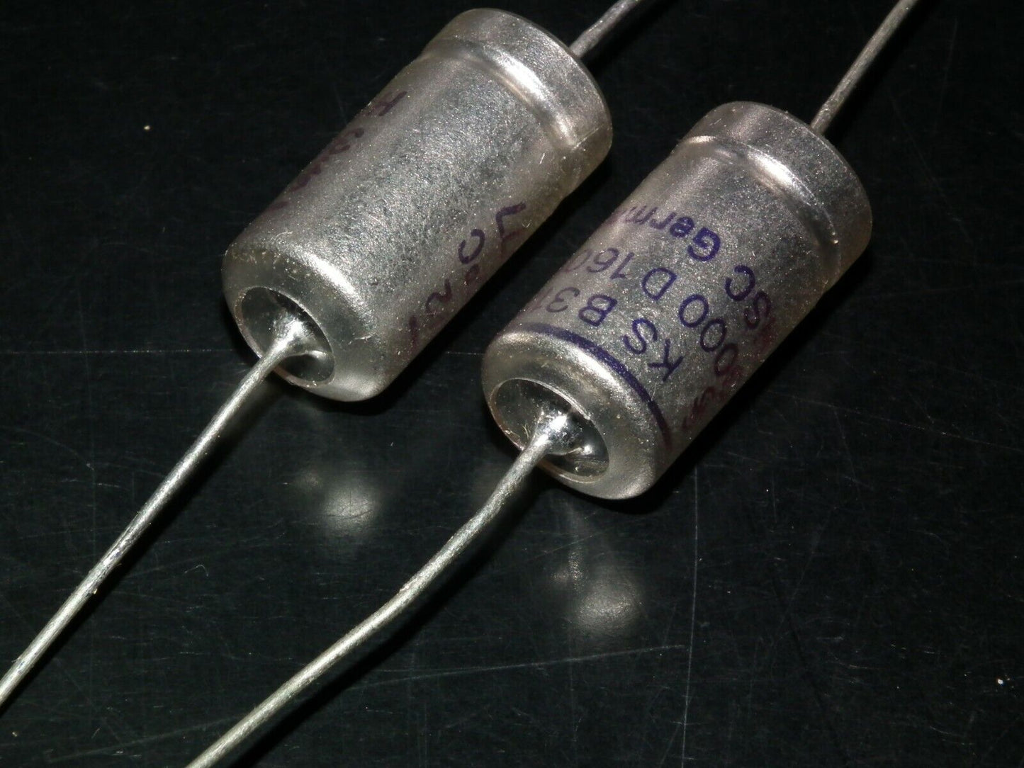 Two vintage NOS Siemens KS Capacitors 3000pF 160V Klangfilm Hi End RIAA preamp